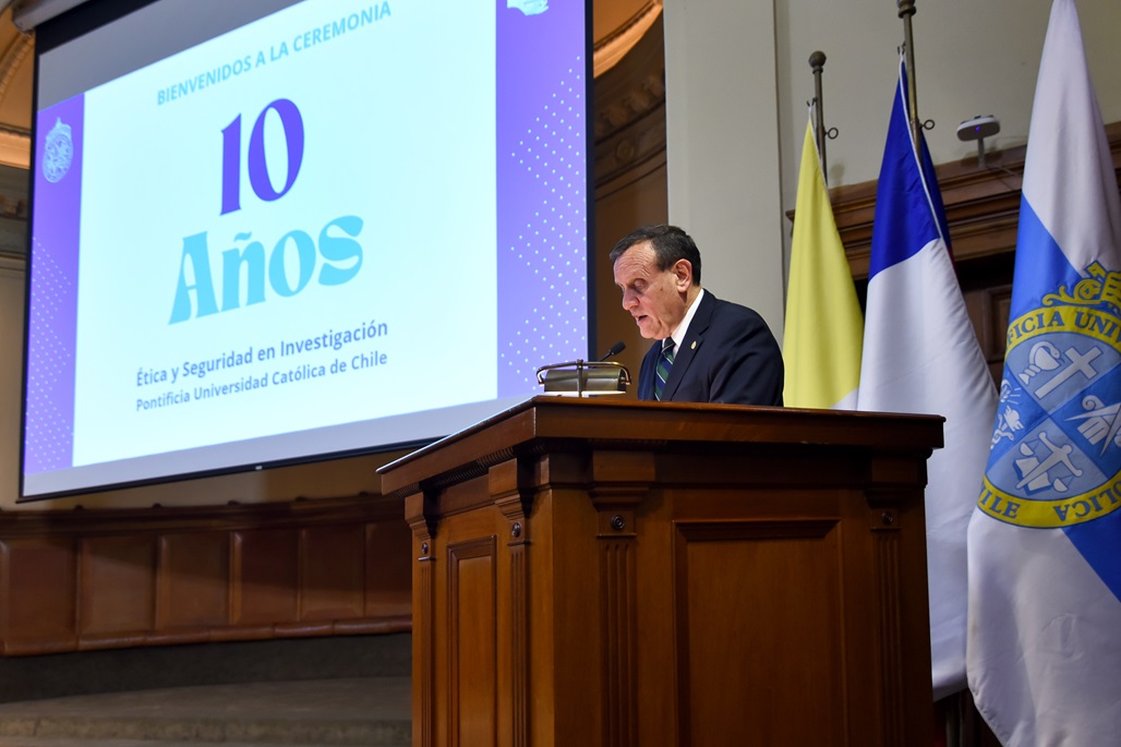 Rector Ignacio Sánchez